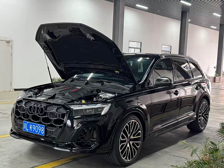 Audi SQ7 2024 2024款 4.0 TFSI 暗夜骑士版