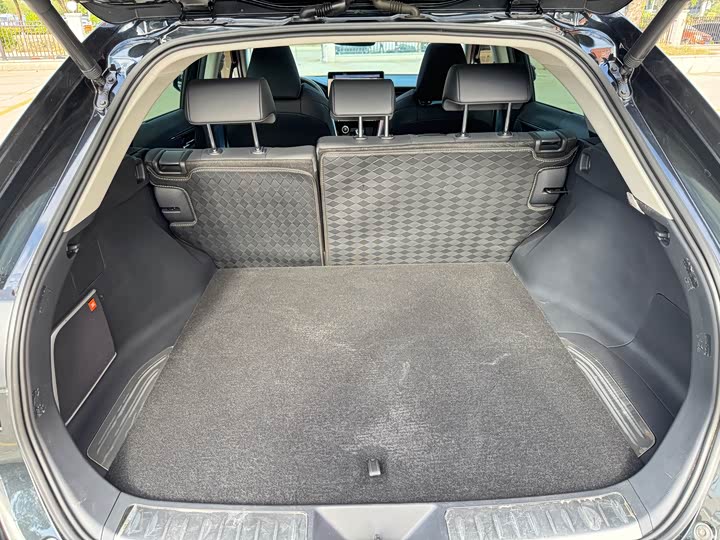 Toyota Venza 2023 2023款 2.0L CVT两驱尊贵版