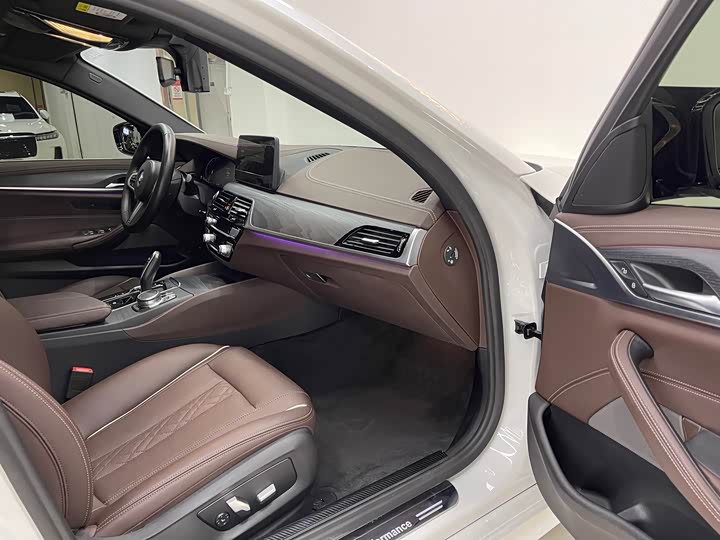 BMW 5 Series Hybrid 2022 2022款 改款 535Le M运动套装