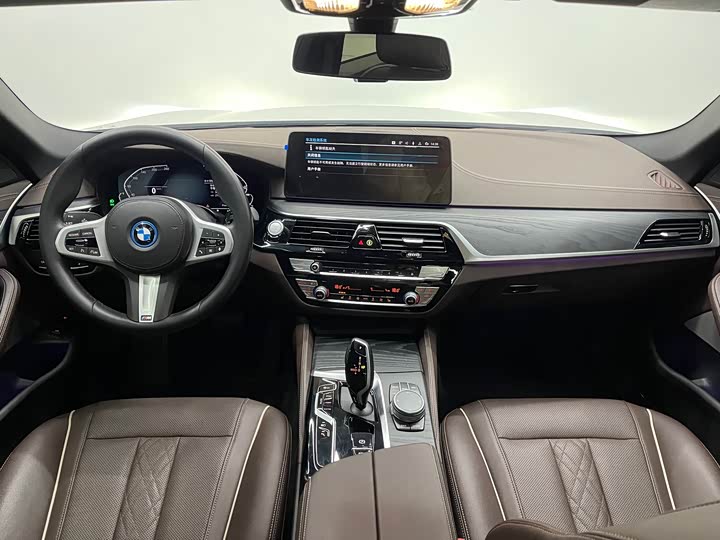 BMW 5 Series Hybrid 2022 2022款 改款 535Le M运动套装
