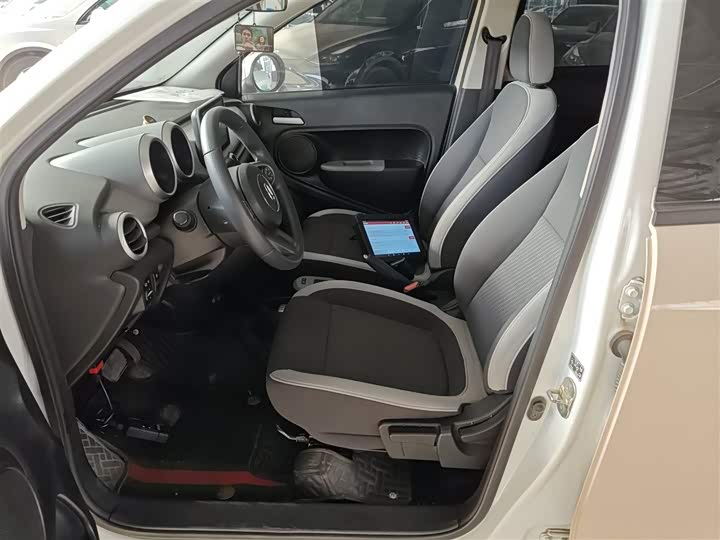 Ora Black Cat 2022 2022款 301km 基础型 三元锂