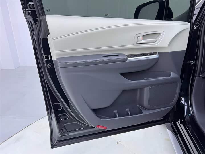 Toyota Granvia 2024 2024款 2.5L混动 舒适版