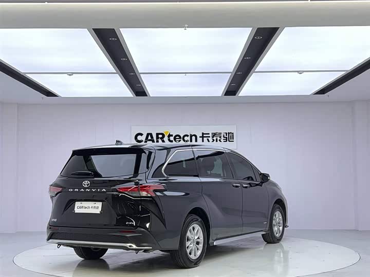 Toyota Granvia 2024 2024款 2.5L混动 舒适版