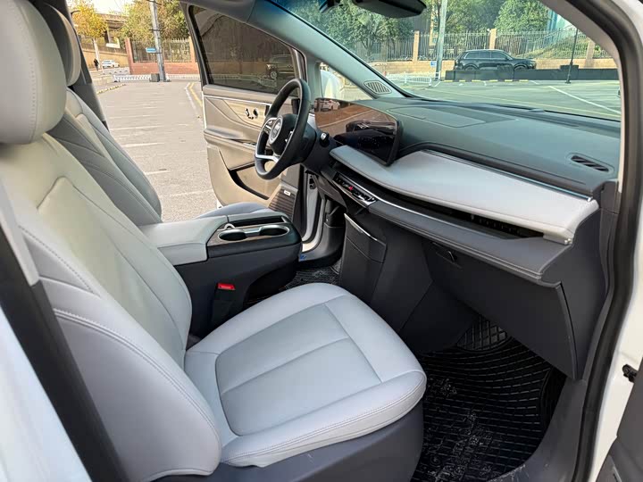 Buick GL8 ES 2025 2025款 陆尊 尊享版