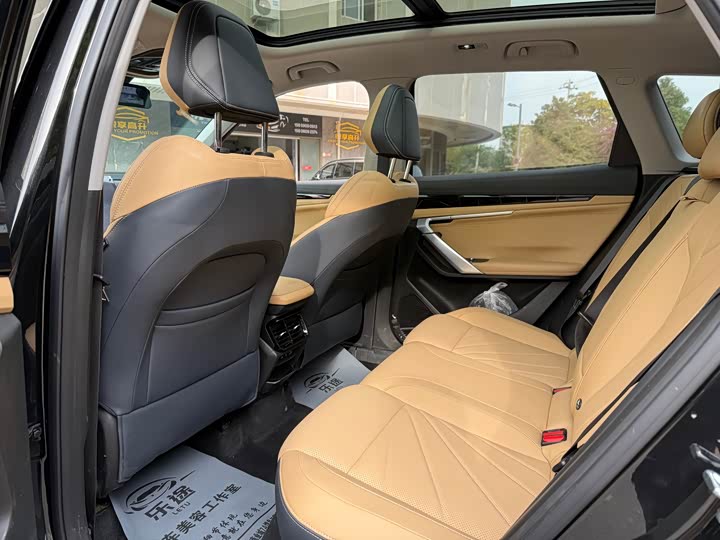 Geely Atlas L 2024 2024款 1.5TD DCT尊贵版