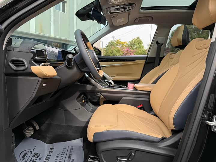 Geely Atlas L 2024 2024款 1.5TD DCT尊贵版