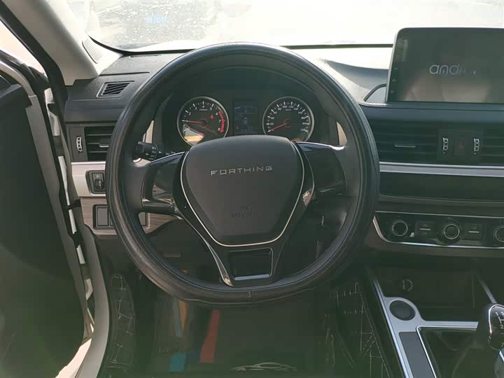 Dongfeng Forthing T5 2022 2022款 盛世款 1.6L 手动筑梦版五座