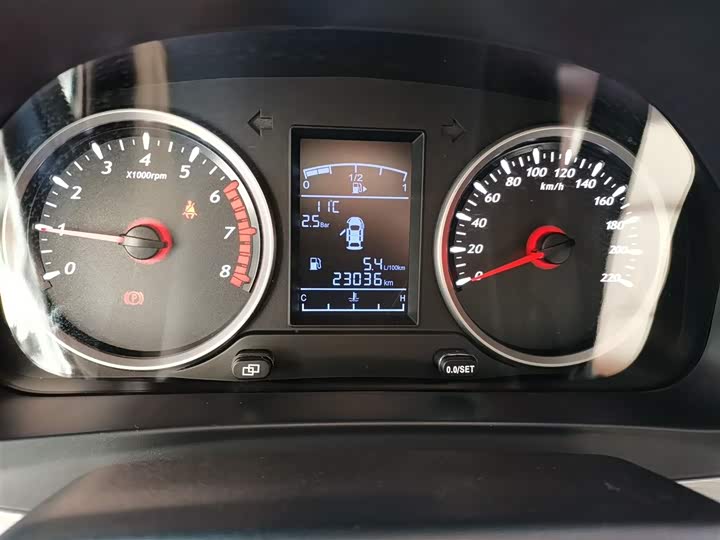 Dongfeng Forthing T5 2022 2022款 盛世款 1.6L 手动筑梦版五座