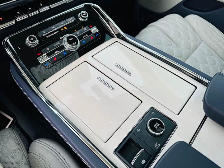 Lincoln Navigator One 2022 2022款 3.5T 领航员壹号