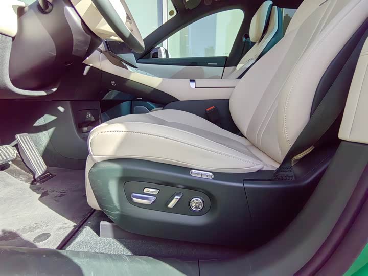 Xiaomi YU7 2025 2025款 超长续航高性能四驱Max版