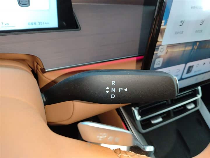 BYD Han L 2025 2025款 DM-p 四驱激光雷达旗舰型