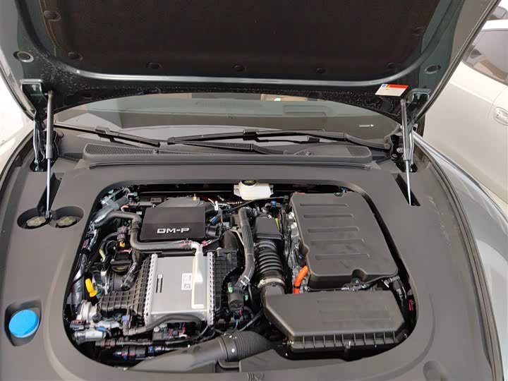 BYD Han L 2025 2025款 DM-p 四驱激光雷达旗舰型