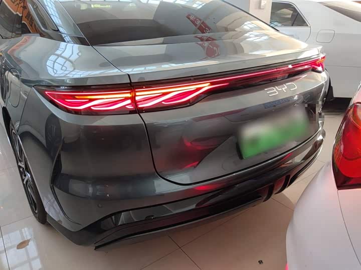 BYD Han L 2025 2025款 DM-p 四驱激光雷达旗舰型