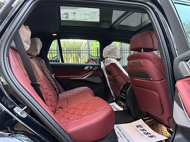 BMW X5 2025 2025款 xDrive 40Li M运动曜夜套装