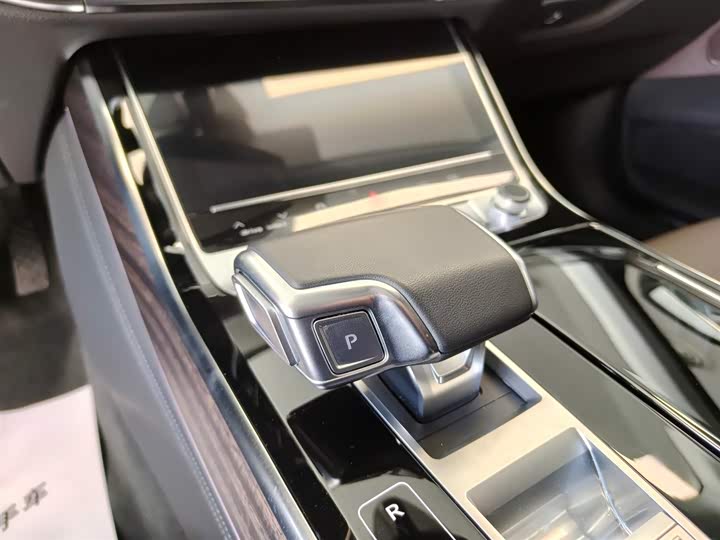 Audi A8 2024 2024款 A8L 55 TFSI quattro 旗舰型