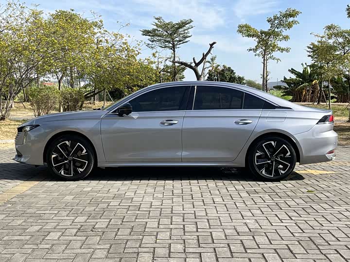Peugeot 508 2023 2023款 508L 400THP 驭动旗舰版