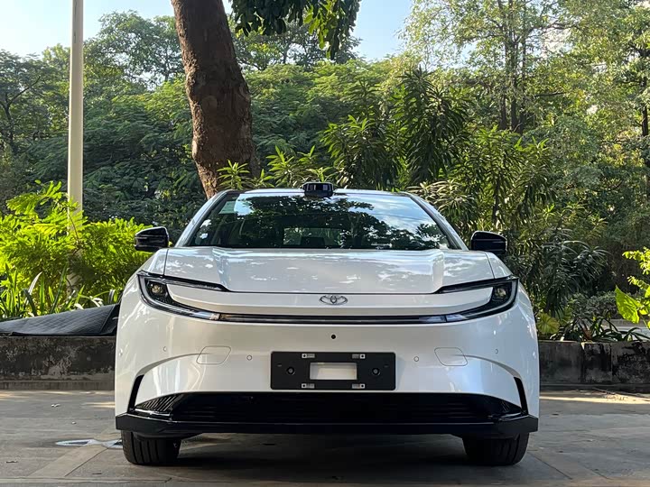 2025 Toyota bZ5