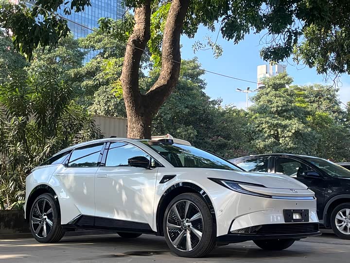 2025 Toyota bZ5