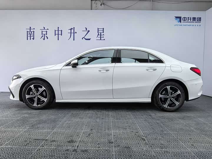 Mercedes-Benz A-Class 2024 2024款 A 200 L 时尚型