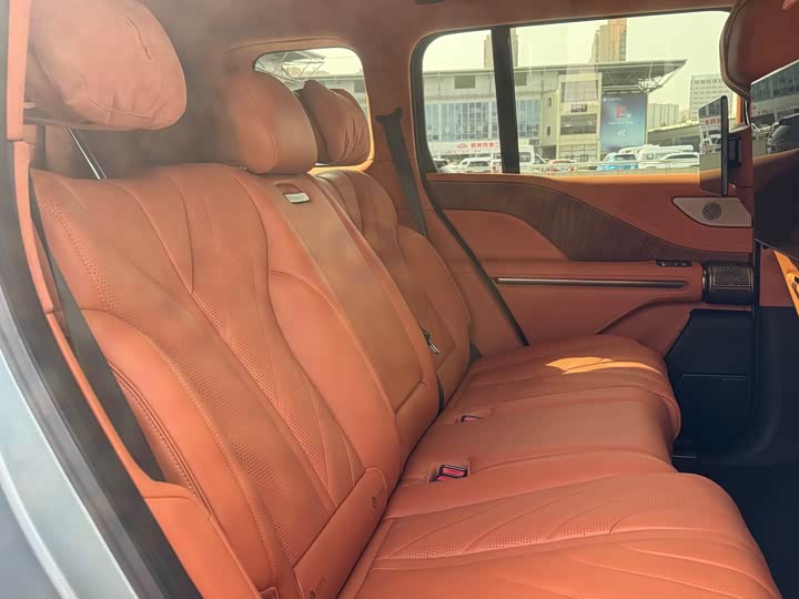 BYD Yangwang U8 2023 2023款 豪华版