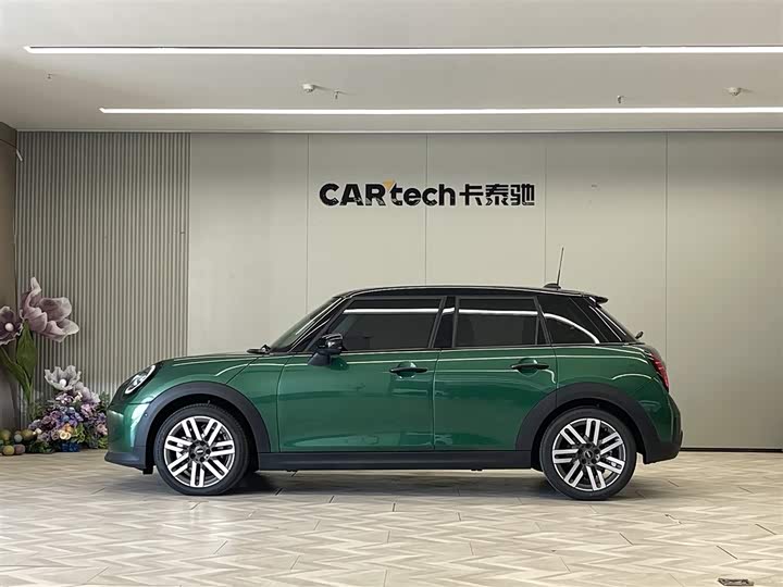 Mini Mini 2025 2025款 1.5T COOPER 经典派 五门版
