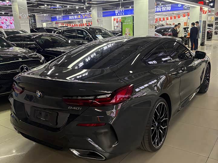 BMW 8 Series 2022 2022款 840i 双门轿跑车 M运动套装