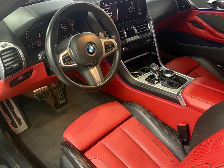 BMW 8 Series 2022 2022款 840i 双门轿跑车 M运动套装