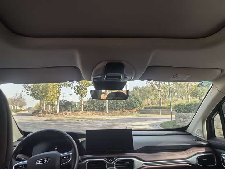 Geely Okavango 2022 2022款 1.8TD 自动尊贵型 7座