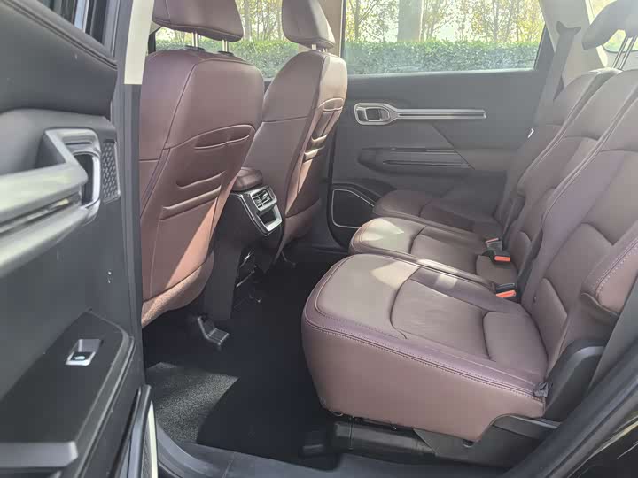 Geely Okavango 2022 2022款 1.8TD 自动尊贵型 7座