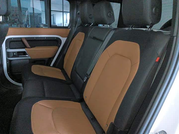 Land Rover Defender 2024 2024款 110 3.0T P400 X-DYNAMIC HSE