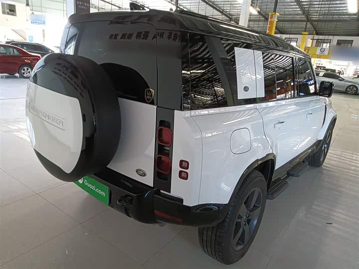 Land Rover Defender 2024 2024款 110 3.0T P400 X-DYNAMIC HSE