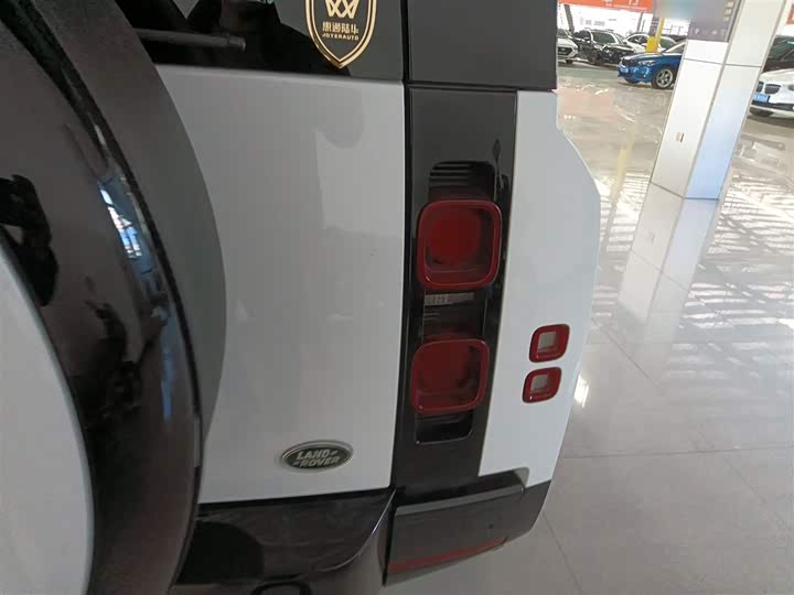 Land Rover Defender 2024 2024款 110 3.0T P400 X-DYNAMIC HSE