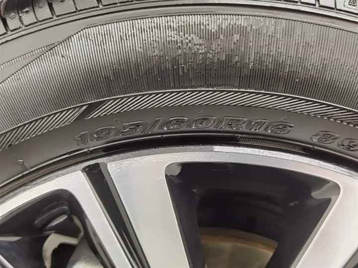 Kia KX1 2021 2021款 1.4L CVT天窗款