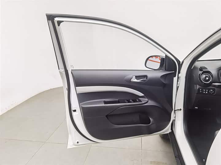 Kia KX1 2021 2021款 1.4L CVT天窗款