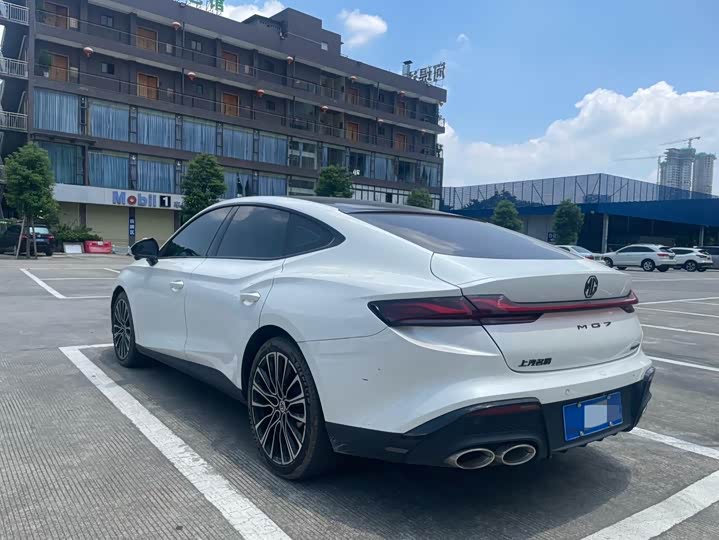 MG Motor 7 2025 2025款 1.5T 300 DCT优雅版