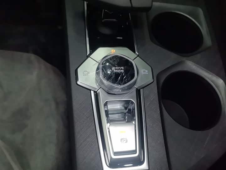 Changan UNI-V Hybrid 2024 2024款 蓝鲸智电iDD 136km 智酷型