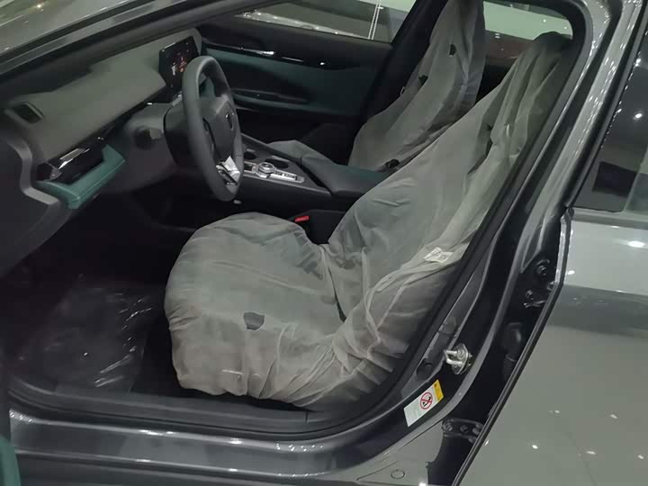 Changan UNI-V Hybrid 2024 2024款 蓝鲸智电iDD 136km 智酷型