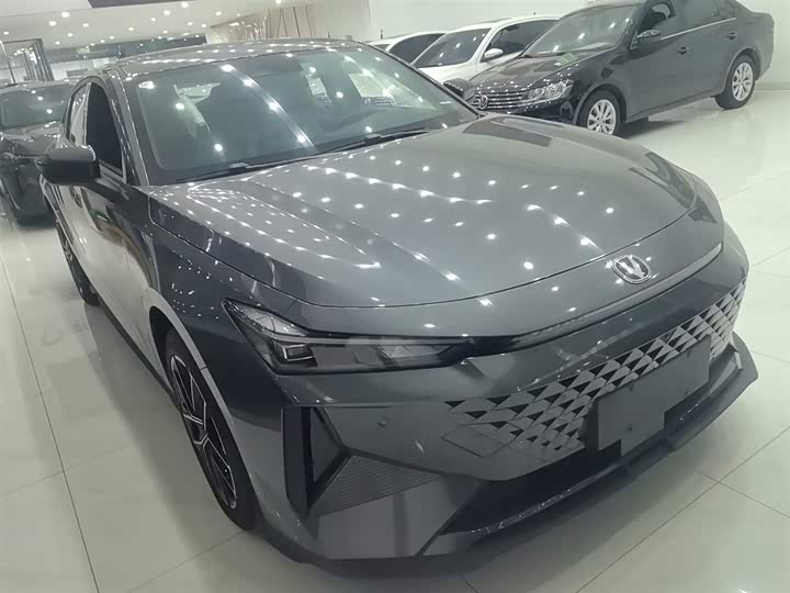 Changan UNI-V Hybrid 2024 2024款 蓝鲸智电iDD 136km 智酷型