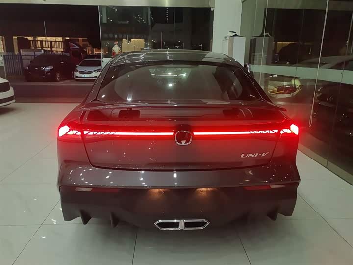 Changan UNI-V Hybrid 2024 2024款 蓝鲸智电iDD 136km 智酷型