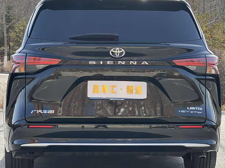 Toyota Sienna 2026 2026款 2.5L 双擎四驱尊贵版
