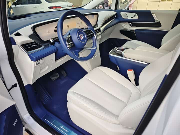 Buick GL8 Century 2025 2025款 2.0T 六座蕴世版