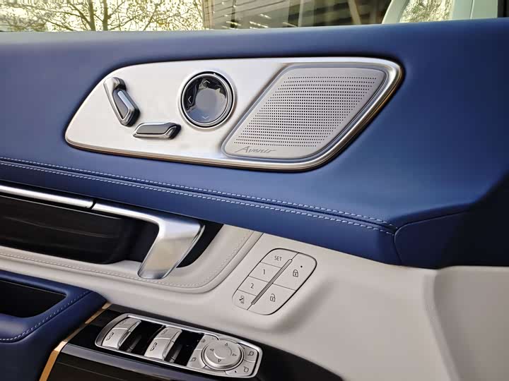 Buick GL8 Century 2025 2025款 2.0T 六座蕴世版