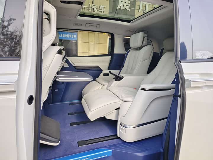 Buick GL8 Century 2025 2025款 2.0T 六座蕴世版