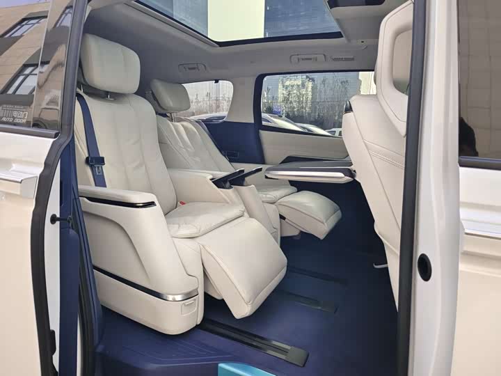 Buick GL8 Century 2025 2025款 2.0T 六座蕴世版