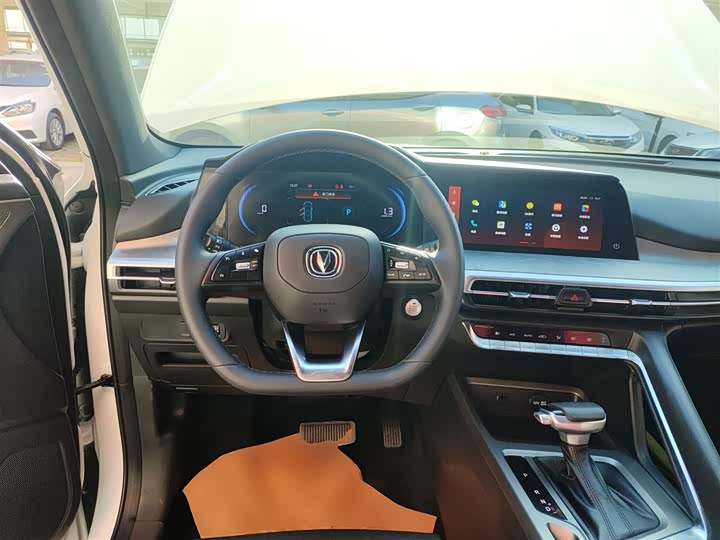 Changan CS35 Plus 2021 2021款 蓝鲸NE 1.4T DCT尊贵型