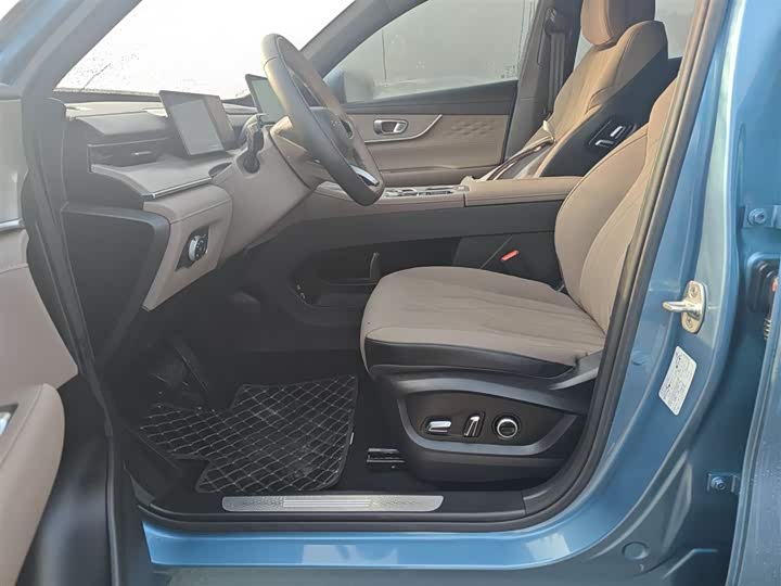 Chery Tiggo 8 Plus C-DM 2025 2025款 1.5T 116km 尊贵型 5座