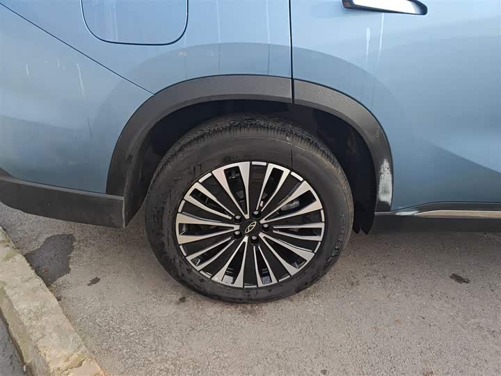 Chery Tiggo 8 Plus C-DM 2025 2025款 1.5T 116km 尊贵型 5座