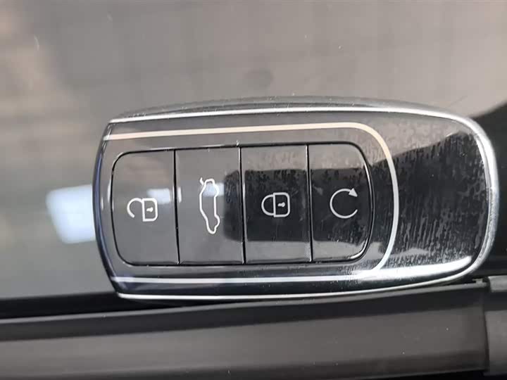 Chery Tiggo 8 Plus C-DM 2025 2025款 1.5T 116km 尊贵型 5座