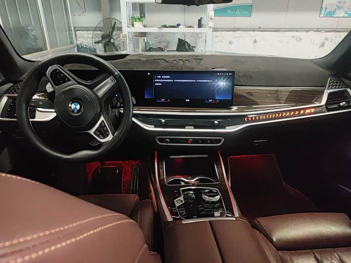 BMW X7 2023 2023款 xDrive40i 尊享型M运动套装