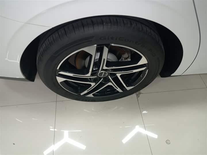 Roewe D7 2023 2023款 DMH 125km 卓越版